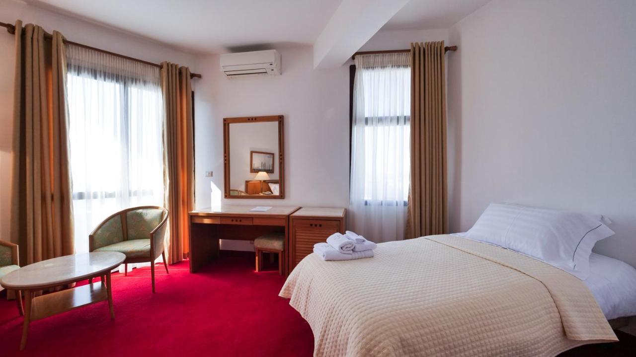Chateau Linza Resort Tirana Buitenkant foto