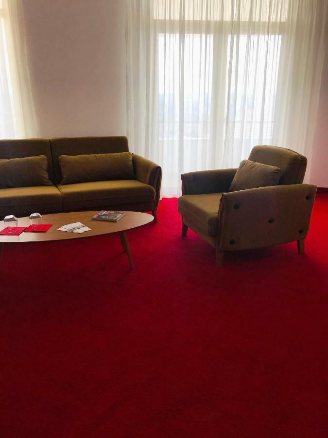 Chateau Linza Resort Tirana Buitenkant foto